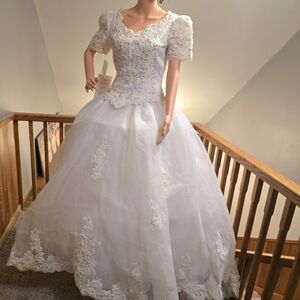 Vintage Eden Bridals NWT Elegant White Lace Organza Wedding Gown Size 10